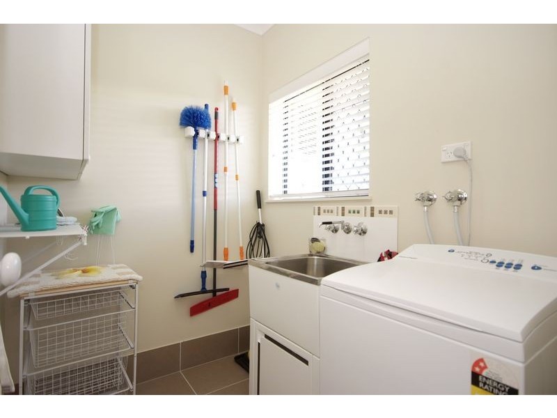 2 Nicholson Street, White Rock QLD 4868