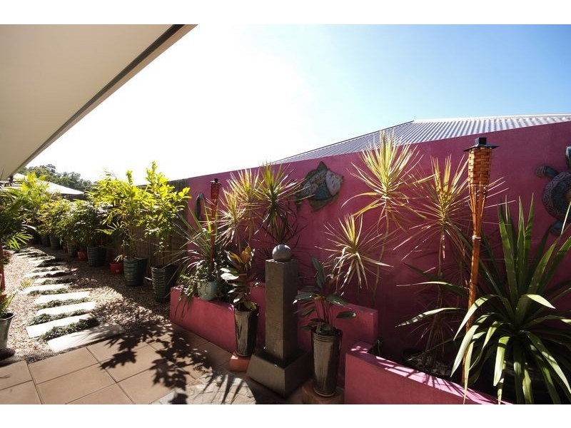 2 Nicholson Street, White Rock QLD 4868