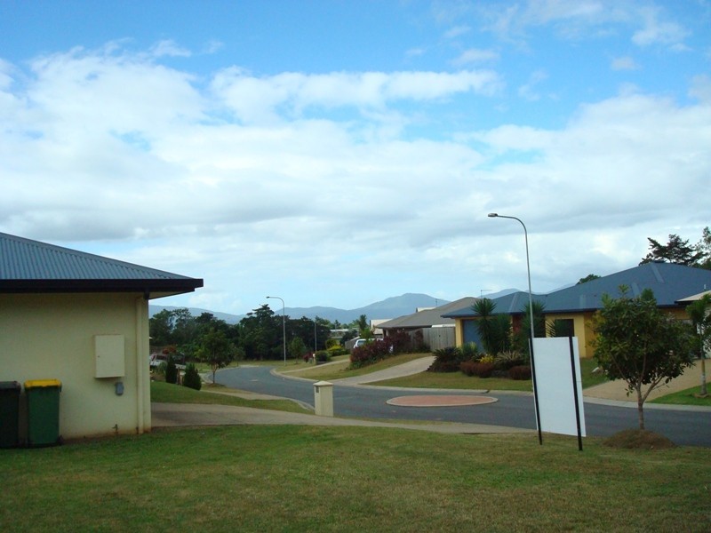 12 Carron Close, Bentley Park QLD 4869