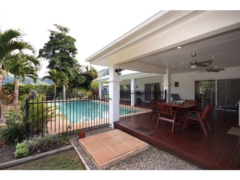 10 Crystal Close, Redlynch QLD 4870