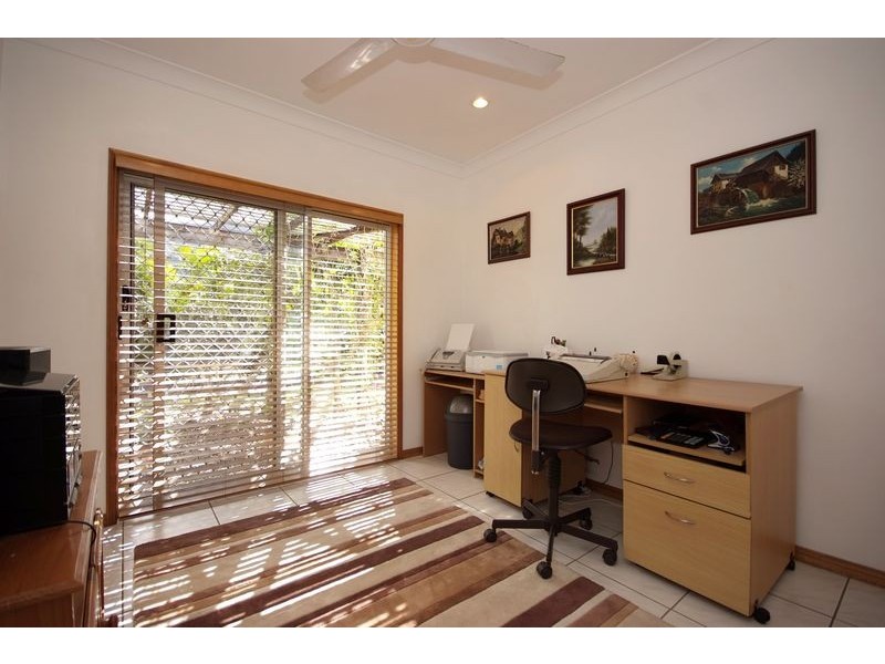 10 Crystal Close, Redlynch QLD 4870