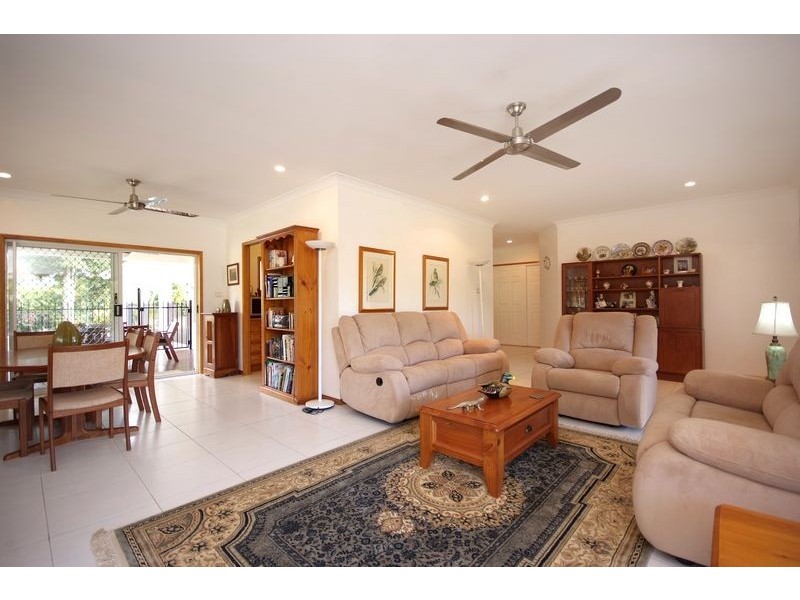 10 Crystal Close, Redlynch QLD 4870