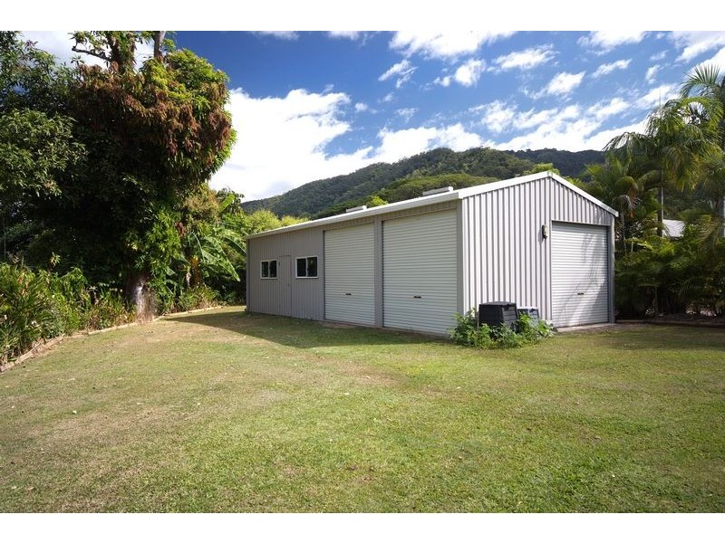 10 Crystal Close, Redlynch QLD 4870