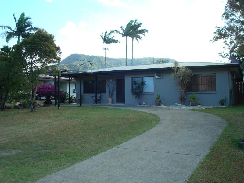 14 Mintaro Crescent, Woree QLD 4868