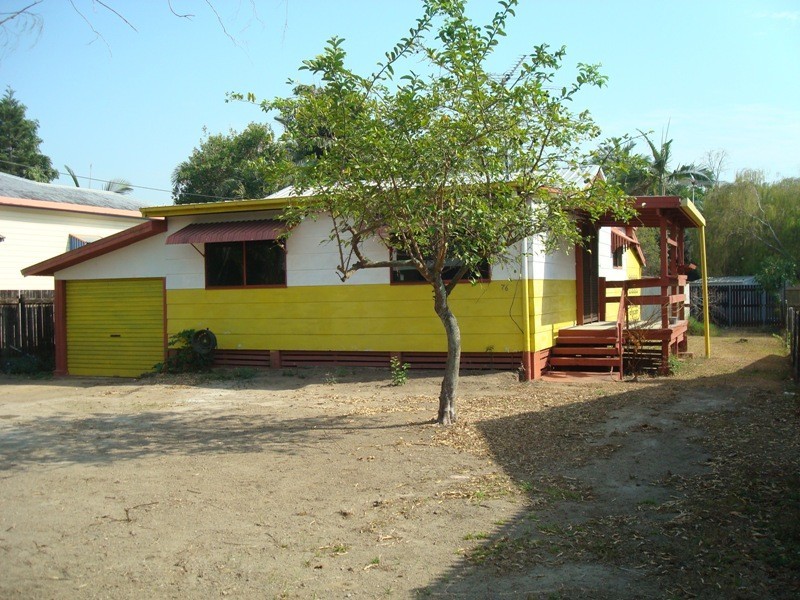 76 Reservoir Road, Manoora QLD 4870