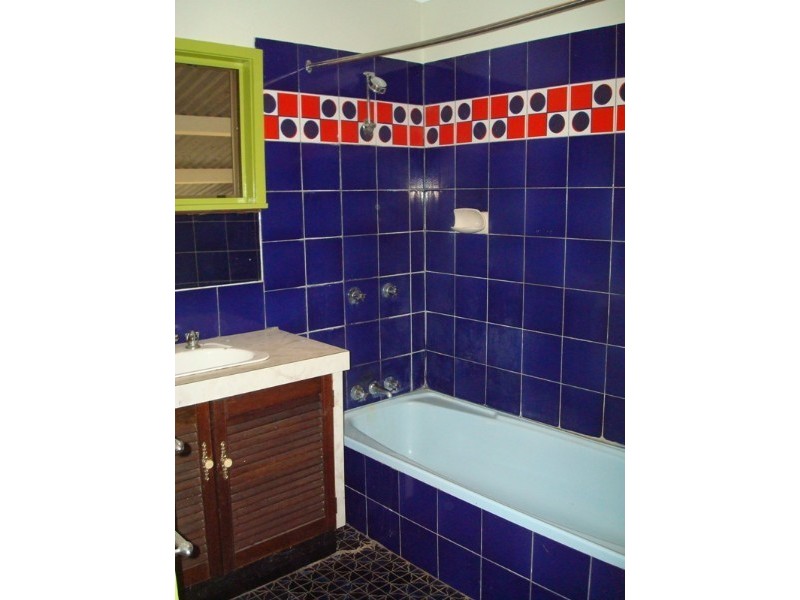 76 Reservoir Road, Manoora QLD 4870