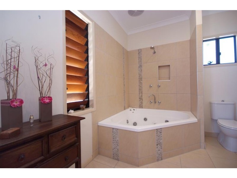 16 Lookout Terrace, Trinity Beach QLD 4879