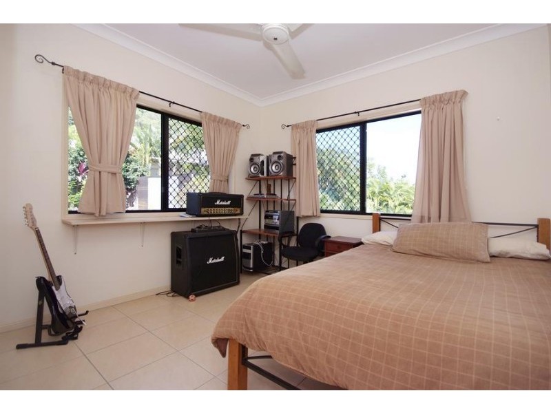 16 Lookout Terrace, Trinity Beach QLD 4879