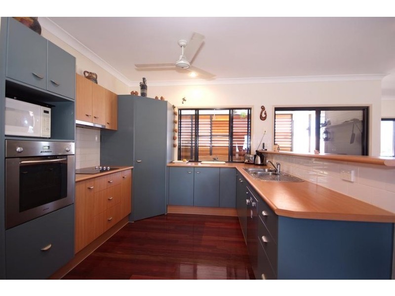 16 Lookout Terrace, Trinity Beach QLD 4879