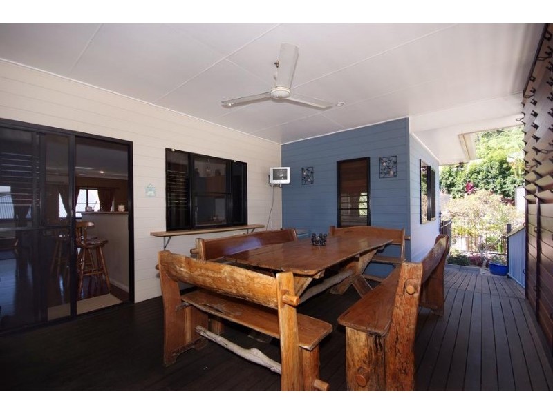 16 Lookout Terrace, Trinity Beach QLD 4879