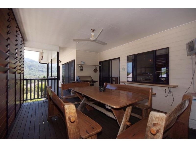 16 Lookout Terrace, Trinity Beach QLD 4879