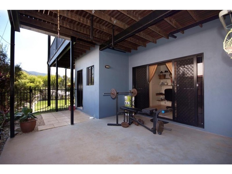 16 Lookout Terrace, Trinity Beach QLD 4879