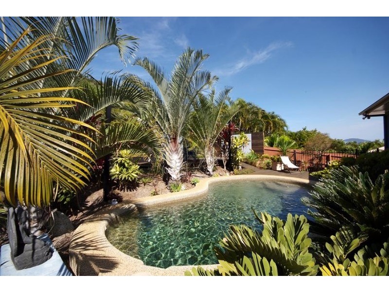 16 Lookout Terrace, Trinity Beach QLD 4879