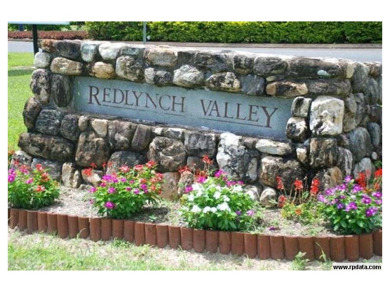 29 Huntley Crescent, Redlynch QLD 4870