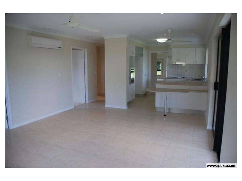 29 Huntley Crescent, Redlynch QLD 4870