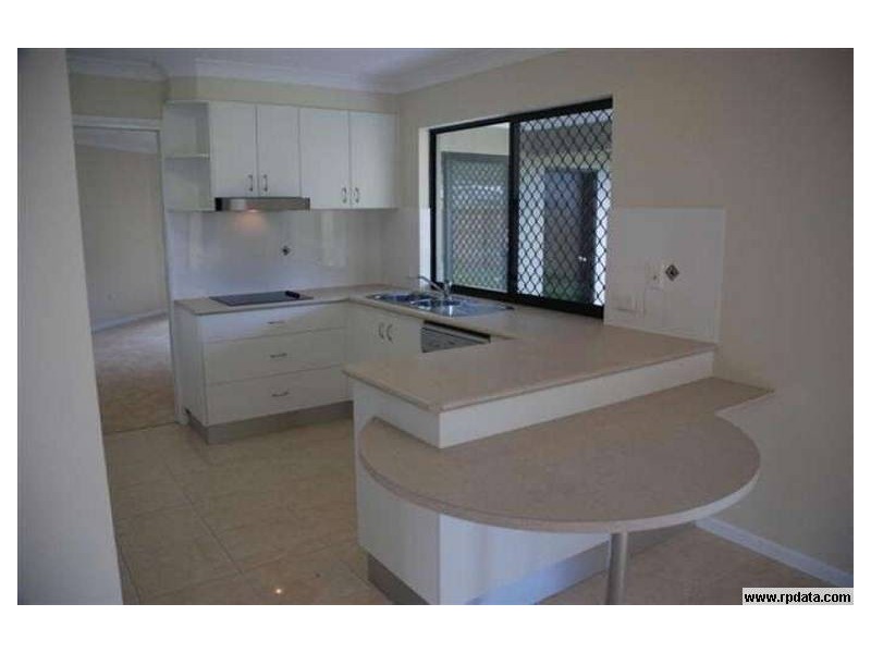 29 Huntley Crescent, Redlynch QLD 4870