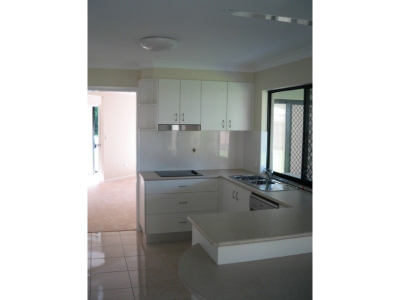 29 Huntley Crescent, Redlynch QLD 4870