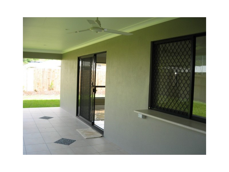 29 Huntley Crescent, Redlynch QLD 4870