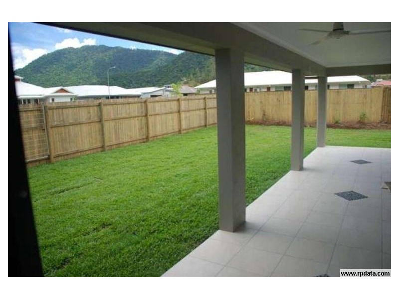 29 Huntley Crescent, Redlynch QLD 4870