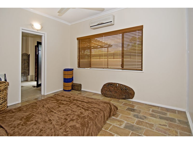4 Stoney Creek Road, Kamerunga QLD 4870