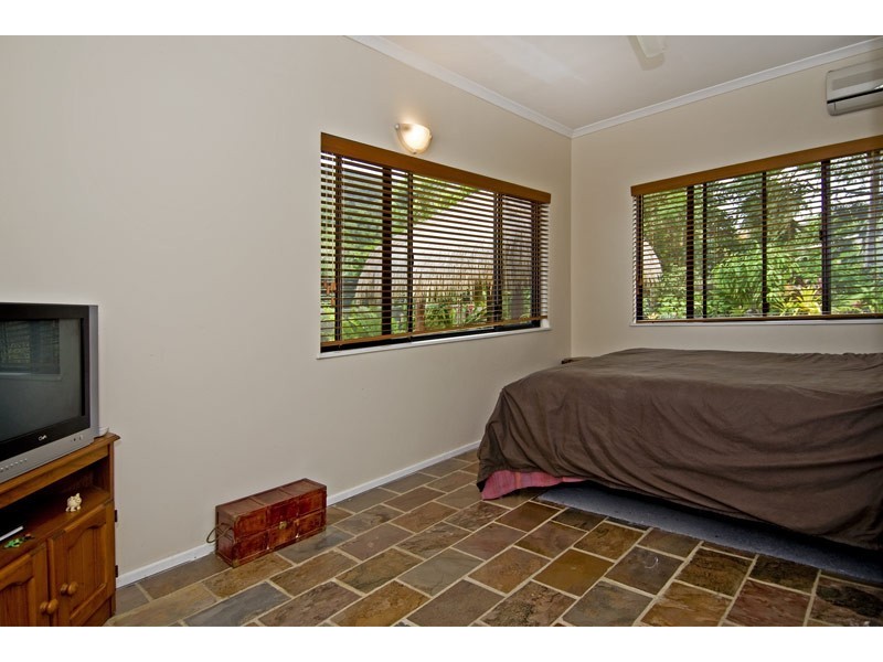 4 Stoney Creek Road, Kamerunga QLD 4870
