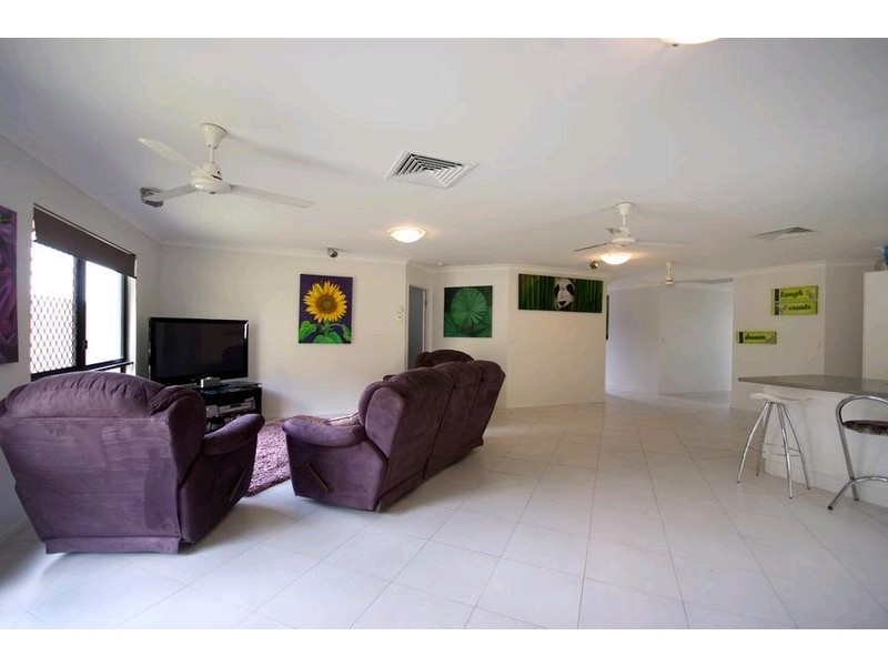 115 Mcfarlane Drive, Kanimbla QLD 4870