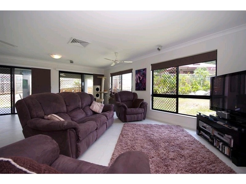 115 Mcfarlane Drive, Kanimbla QLD 4870