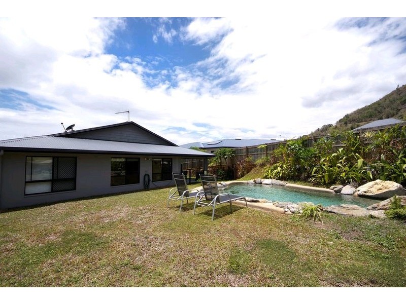 115 Mcfarlane Drive, Kanimbla QLD 4870