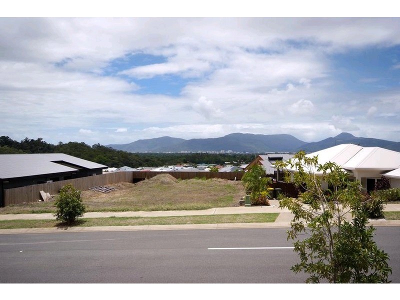 115 Mcfarlane Drive, Kanimbla QLD 4870