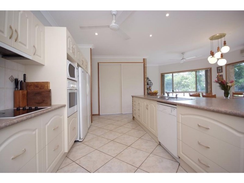 27 Plantation Road, Edmonton QLD 4869