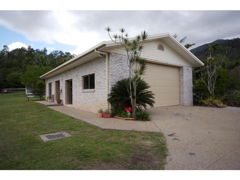 27 Plantation Road, Edmonton QLD 4869