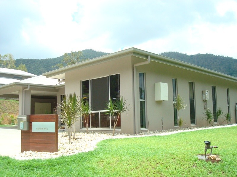 7 Mccoll Street, Redlynch QLD 4870
