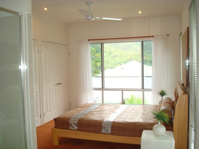 7 Mccoll Street, Redlynch QLD 4870