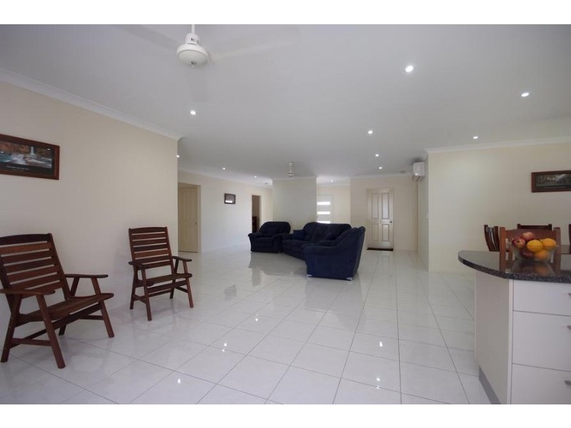 10 Norfolk Close, Holloways Beach QLD 4878