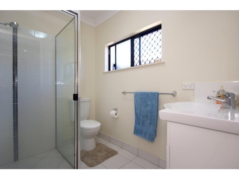 10 Norfolk Close, Holloways Beach QLD 4878