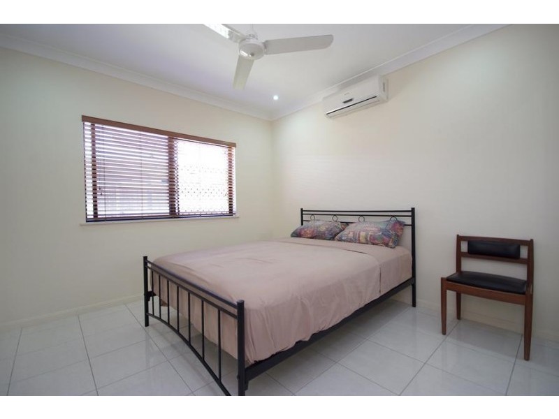 10 Norfolk Close, Holloways Beach QLD 4878