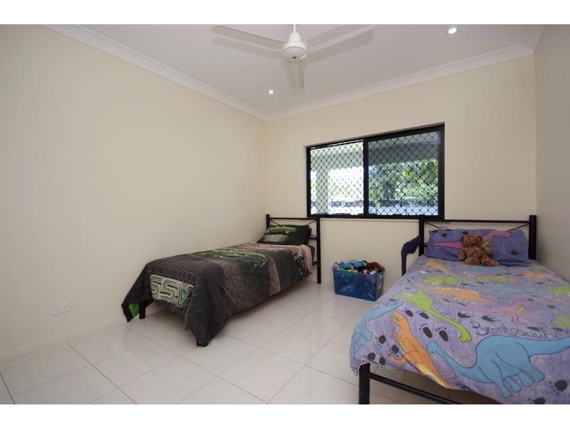 10 Norfolk Close, Holloways Beach QLD 4878