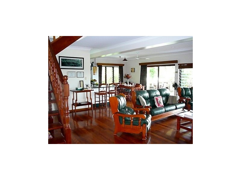 2 Rockton Place, Mooroobool QLD 4870