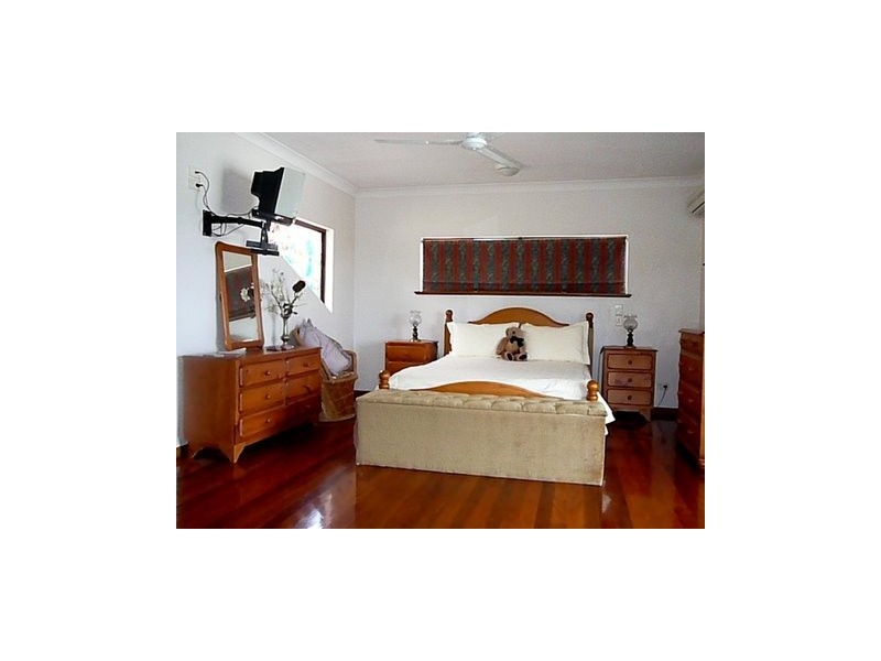 2 Rockton Place, Mooroobool QLD 4870