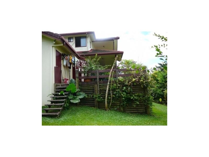 2 Rockton Place, Mooroobool QLD 4870