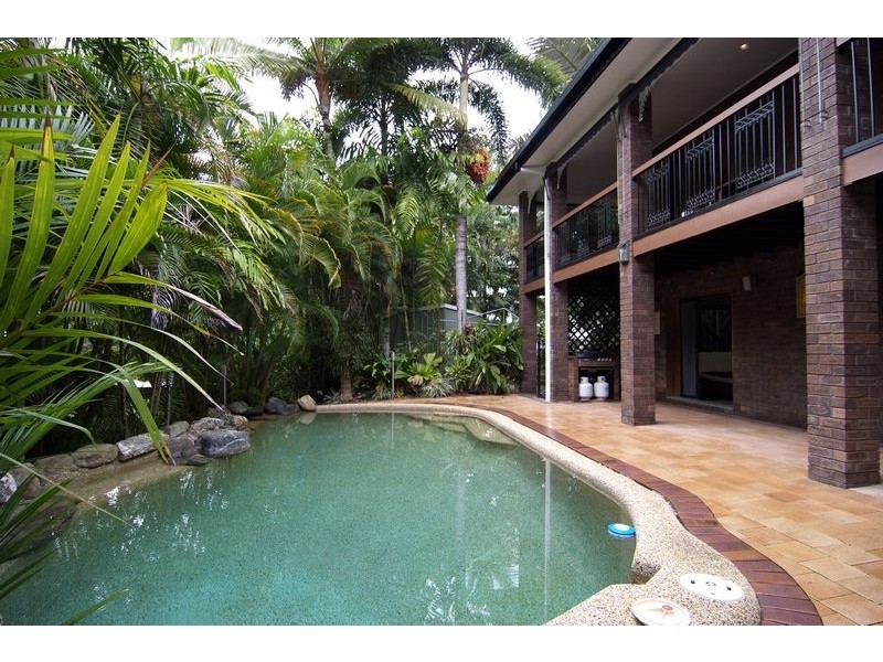 1 Hermes Close, Mooroobool QLD 4870