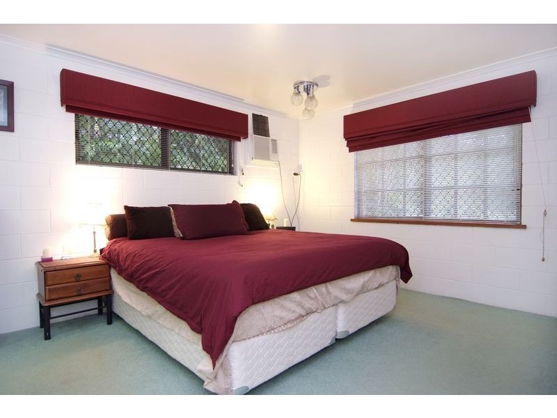 1 Hermes Close, Mooroobool QLD 4870