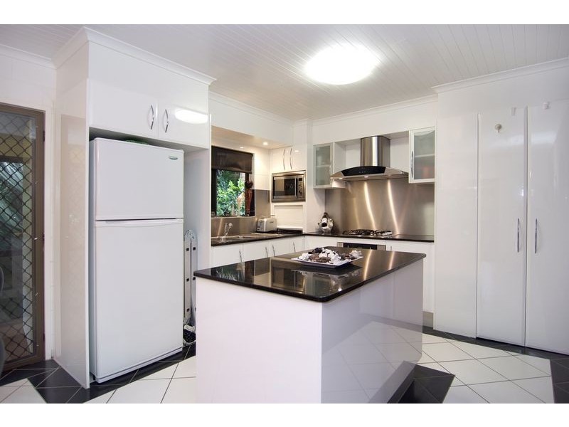 1 Hermes Close, Mooroobool QLD 4870