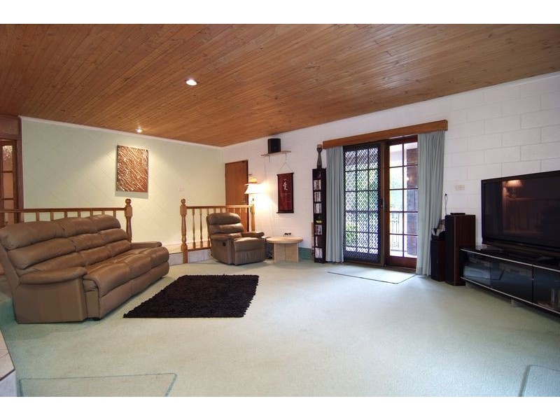 1 Hermes Close, Mooroobool QLD 4870