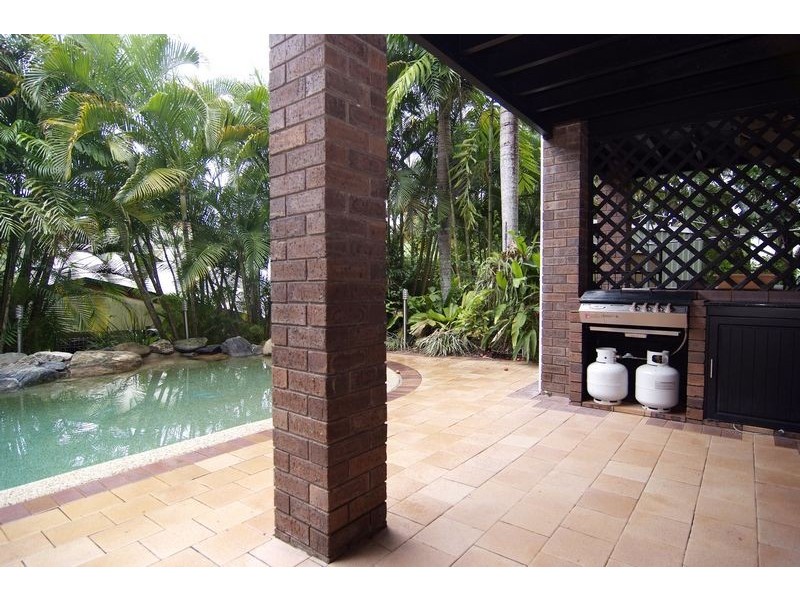 1 Hermes Close, Mooroobool QLD 4870