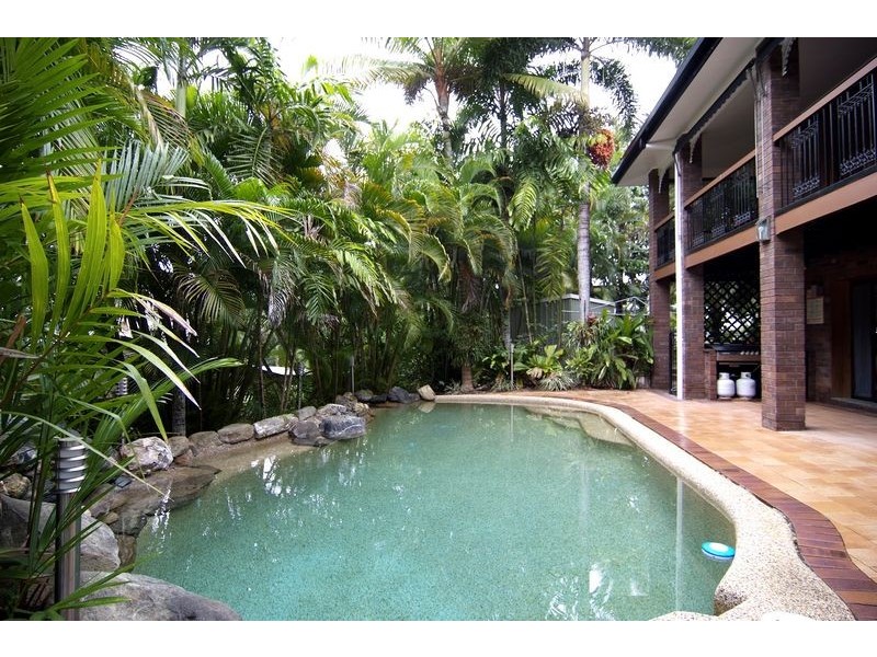 1 Hermes Close, Mooroobool QLD 4870