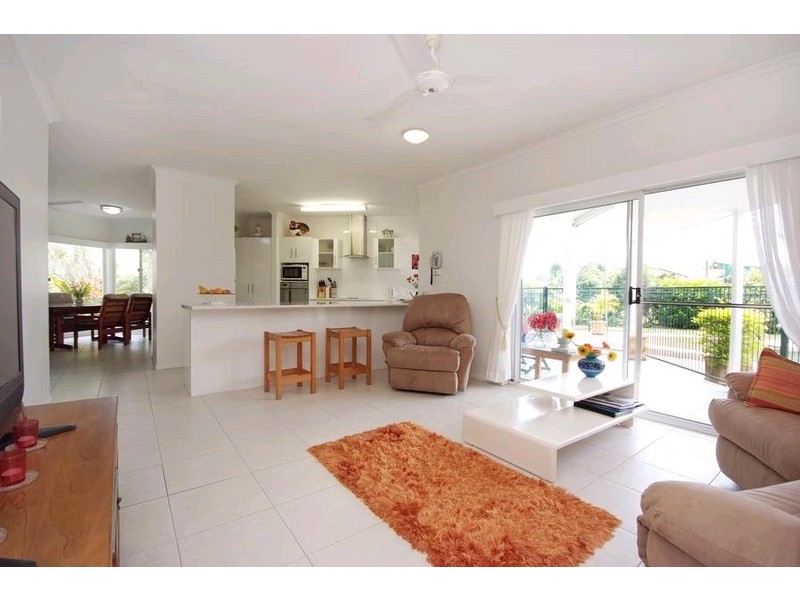 5 Providence Close, Bentley Park QLD 4869