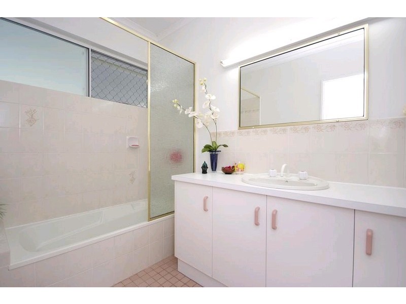 5 Providence Close, Bentley Park QLD 4869