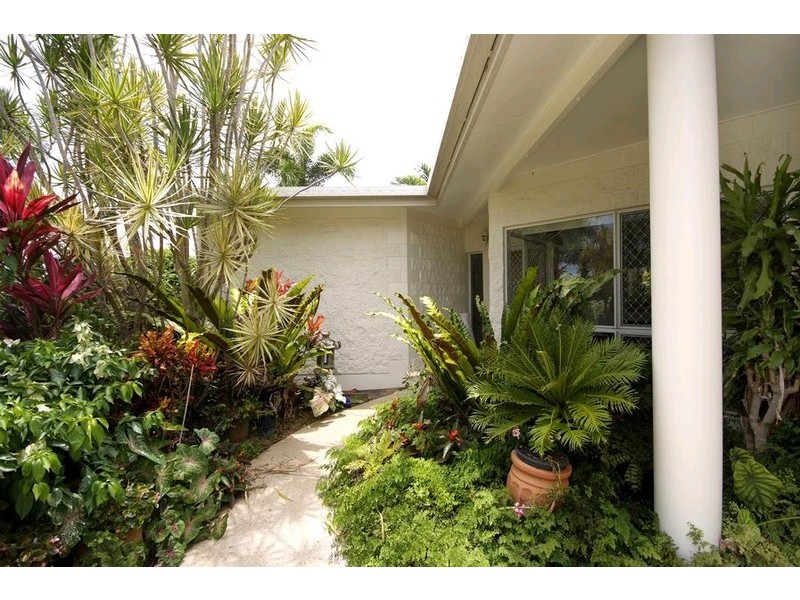 5 Providence Close, Bentley Park QLD 4869