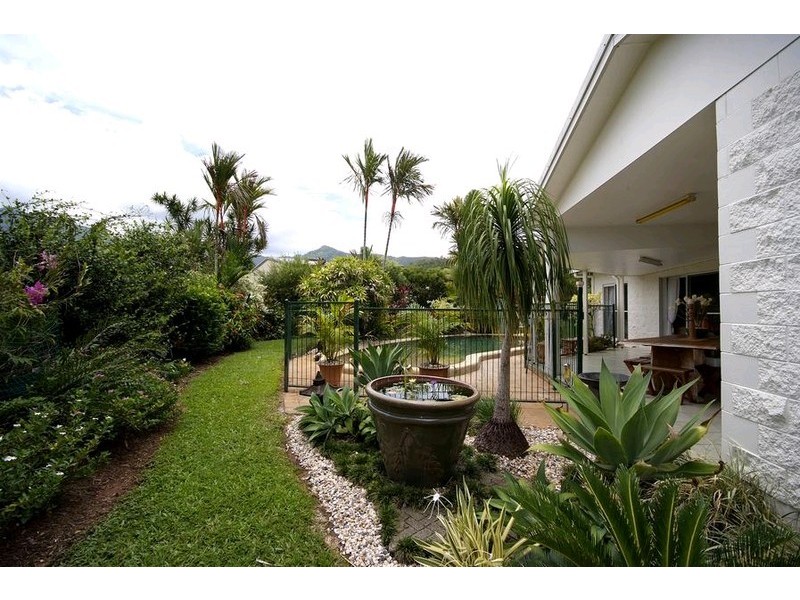 5 Providence Close, Bentley Park QLD 4869